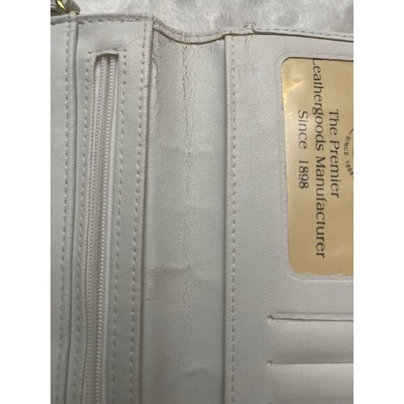 Buxton White Leather 3 in 1 ( Crossbody, Clutch, Wallet) Handbag - Picture 9 of 10